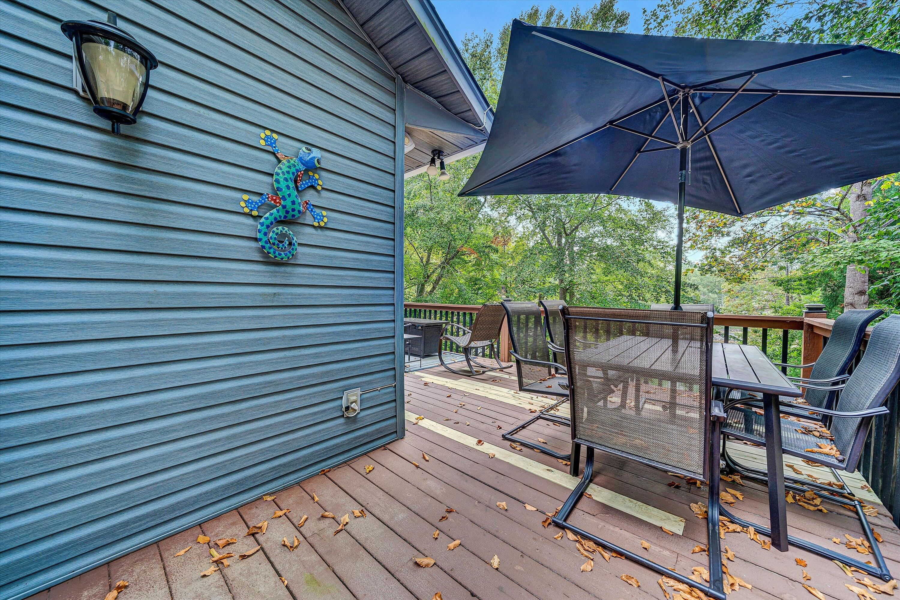 111 Woodlake DR
