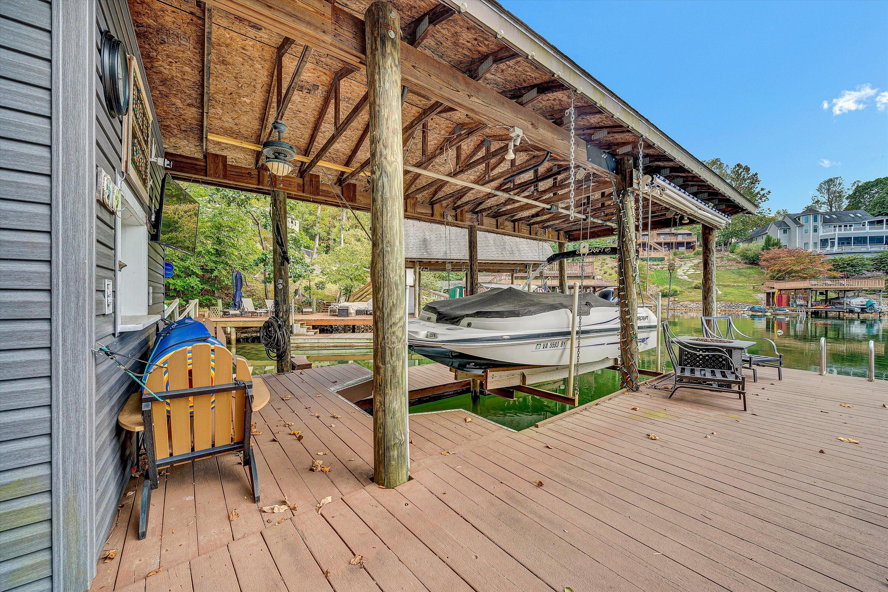 111 Woodlake DR