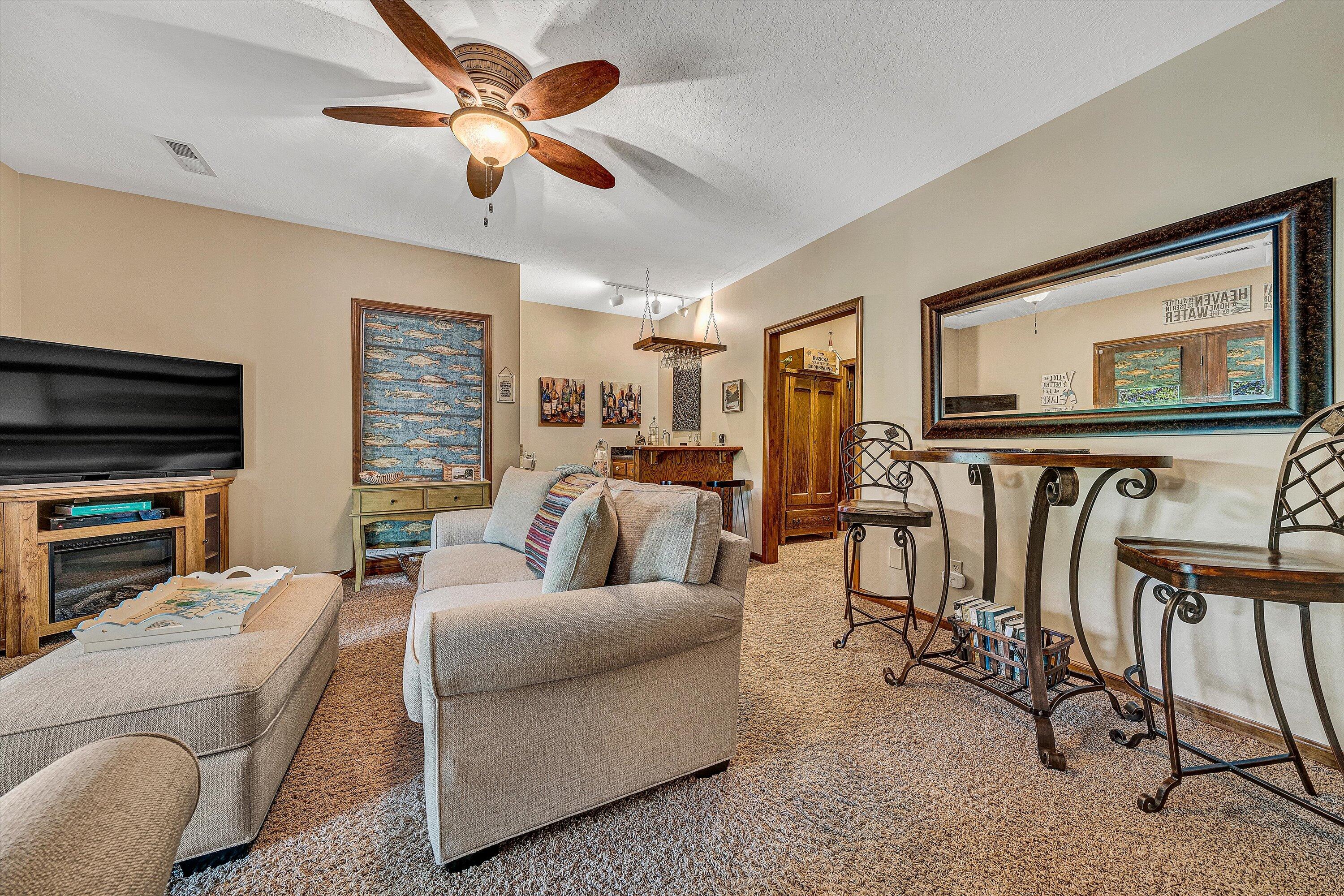 111 Woodlake DR