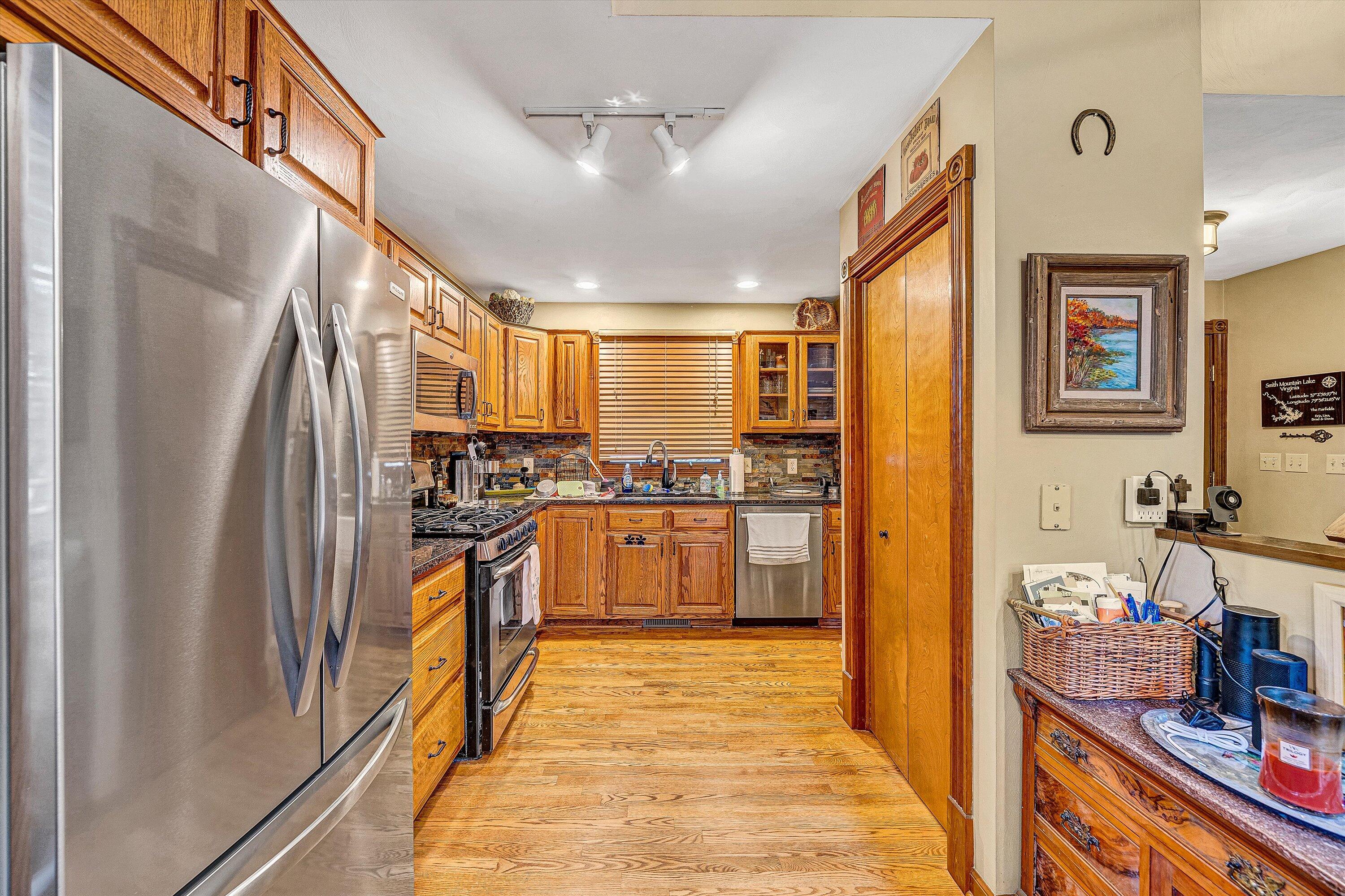 111 Woodlake DR
