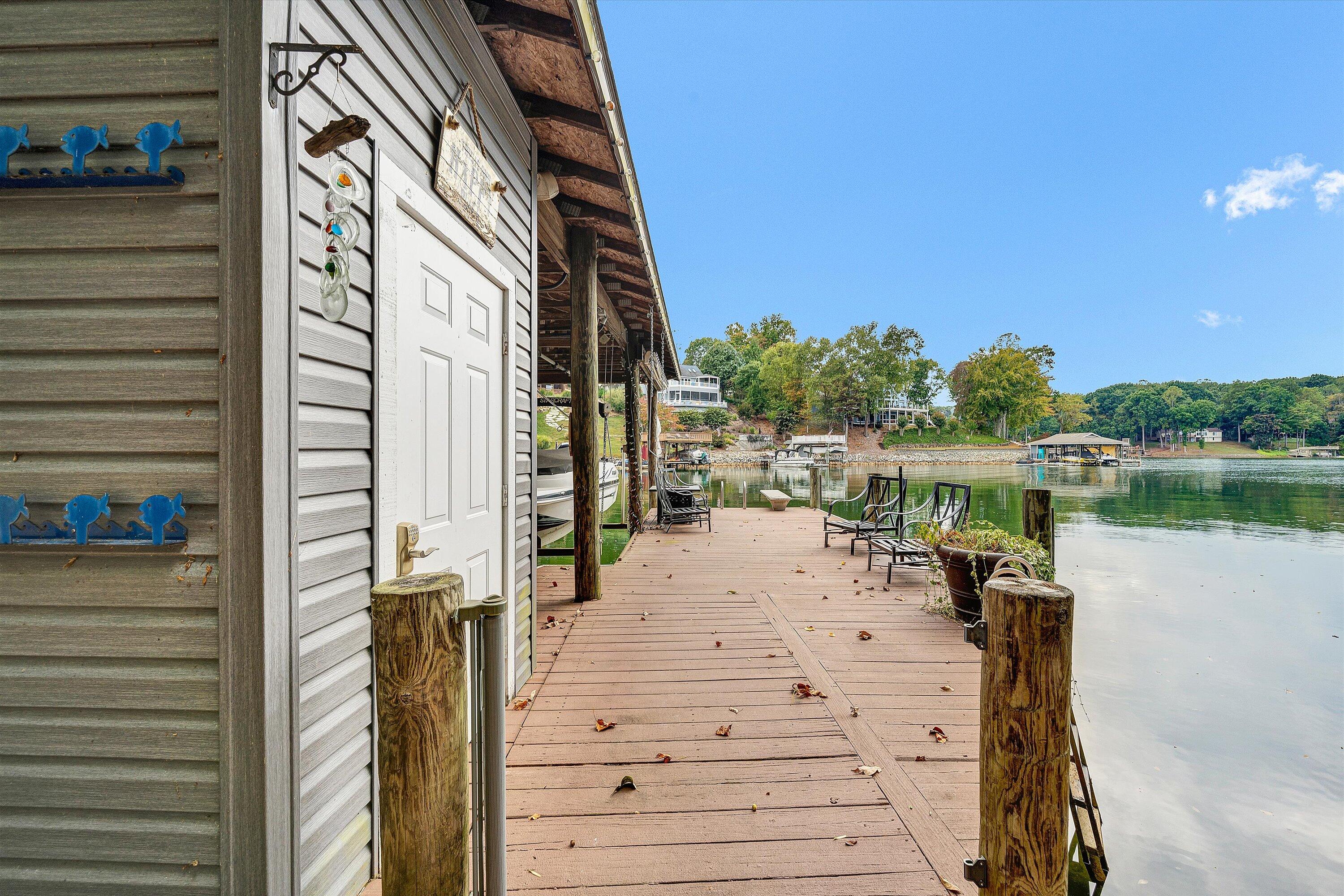 111 Woodlake DR
