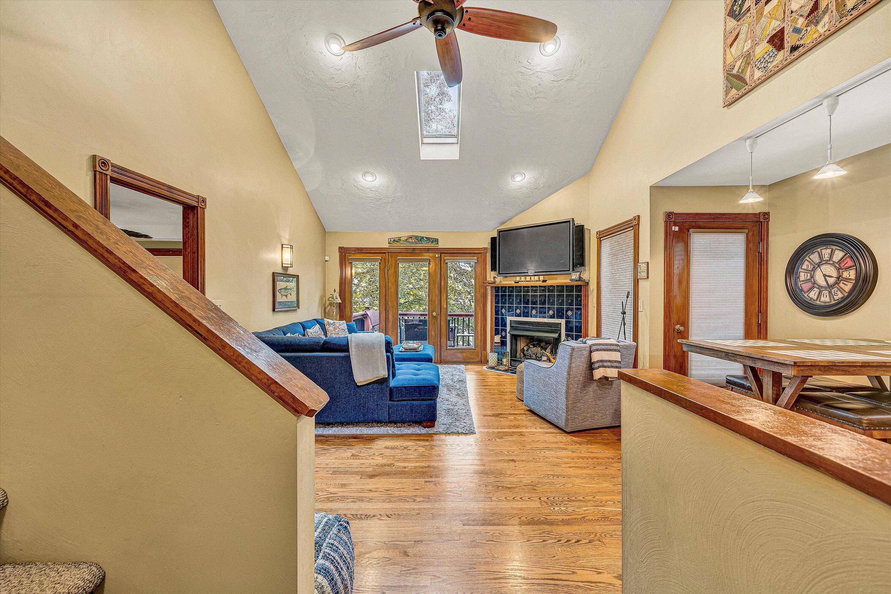 111 Woodlake DR
