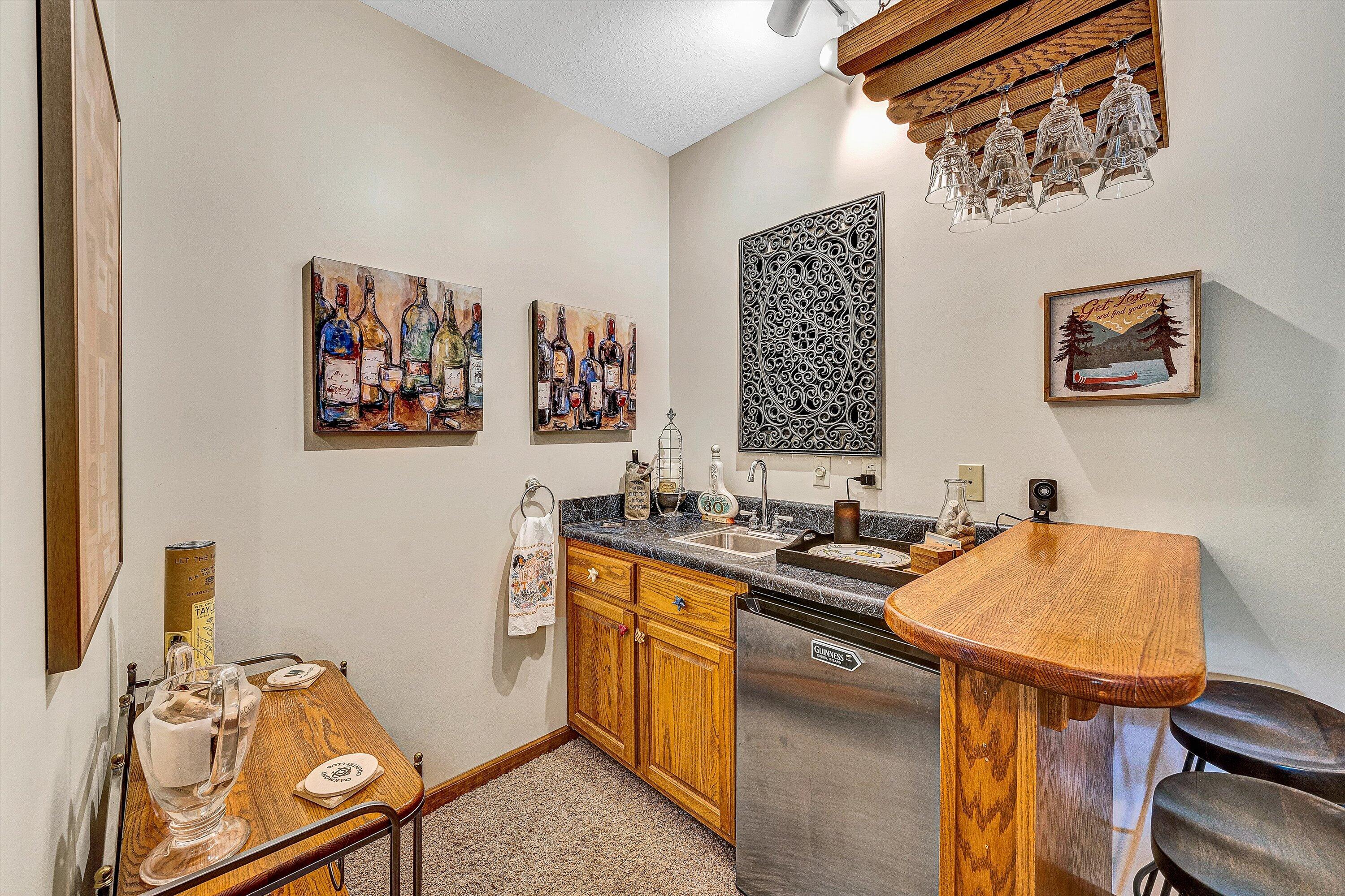 111 Woodlake DR