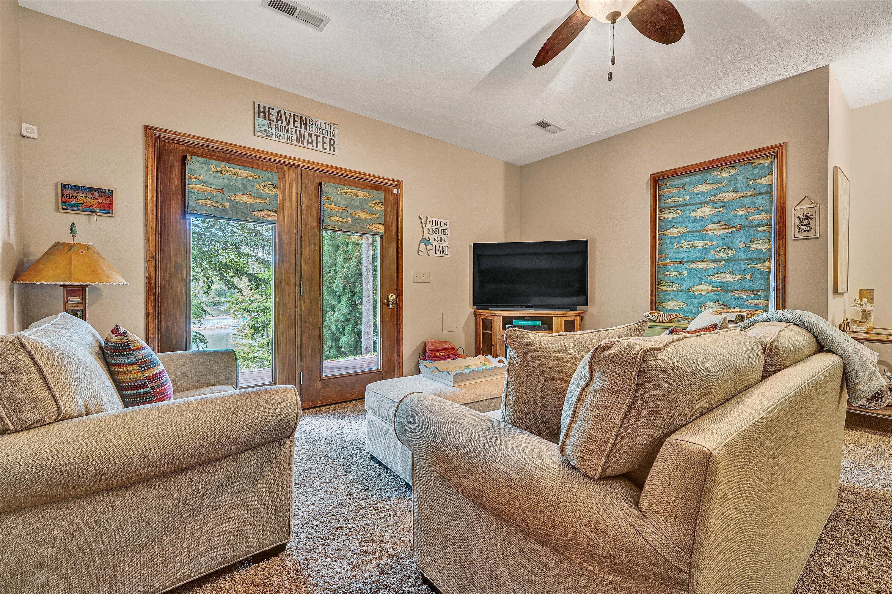 111 Woodlake DR