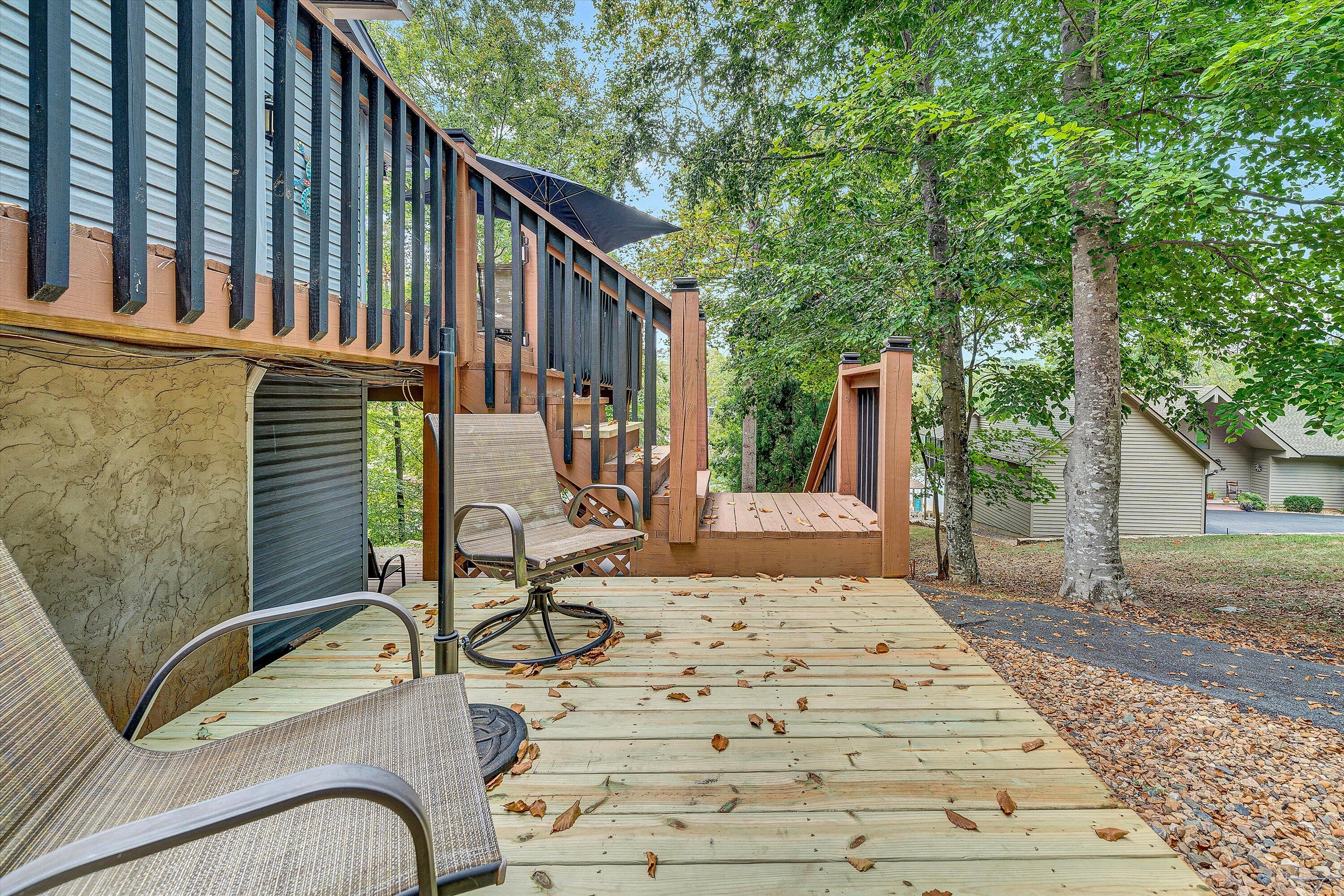 111 Woodlake DR