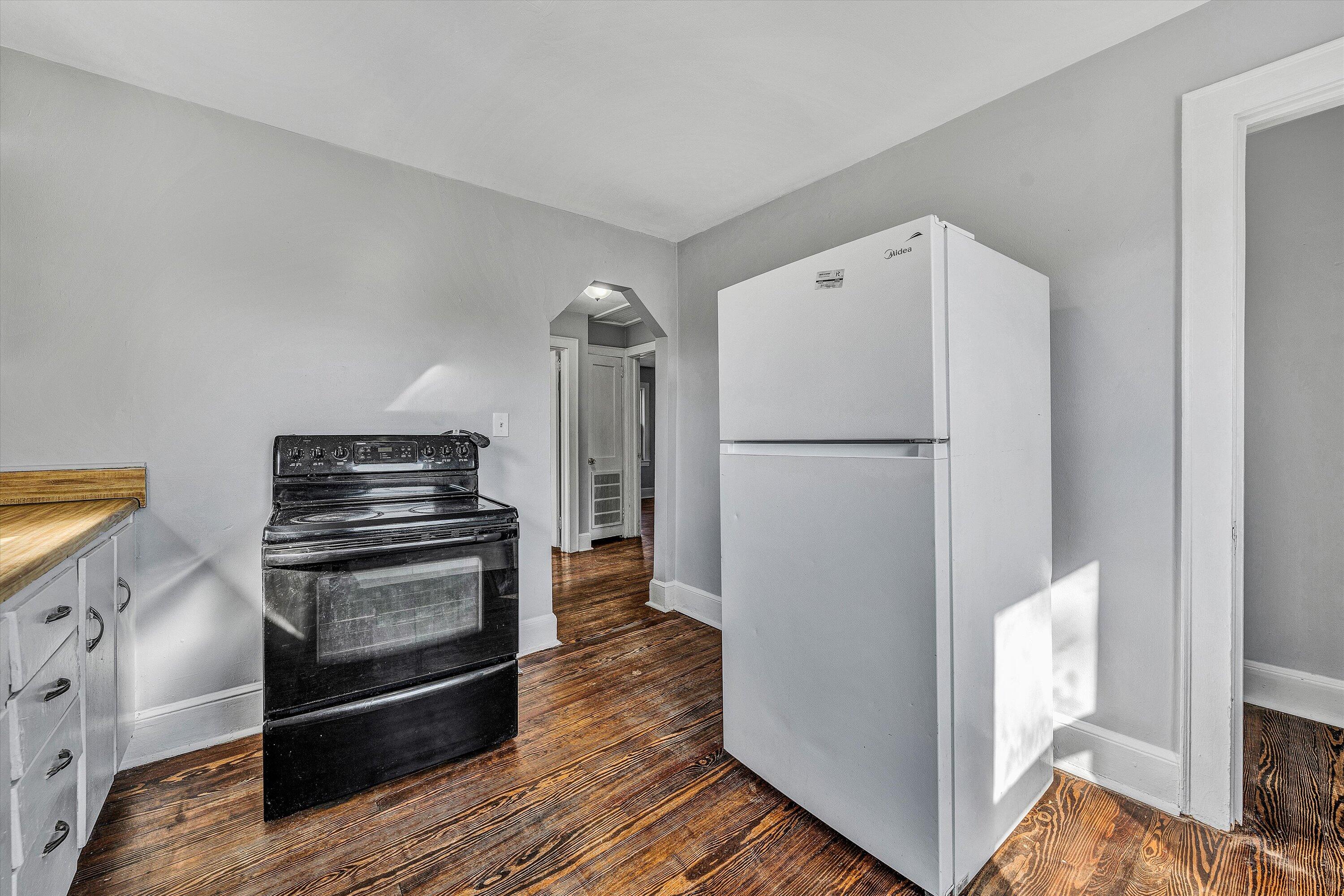 1006 Crescent ST NW