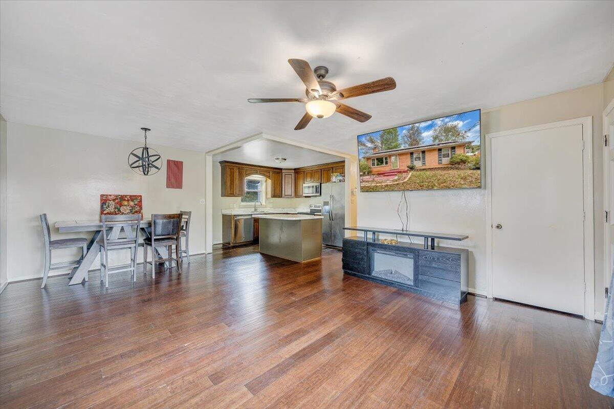 4758 Jacklin DR NE