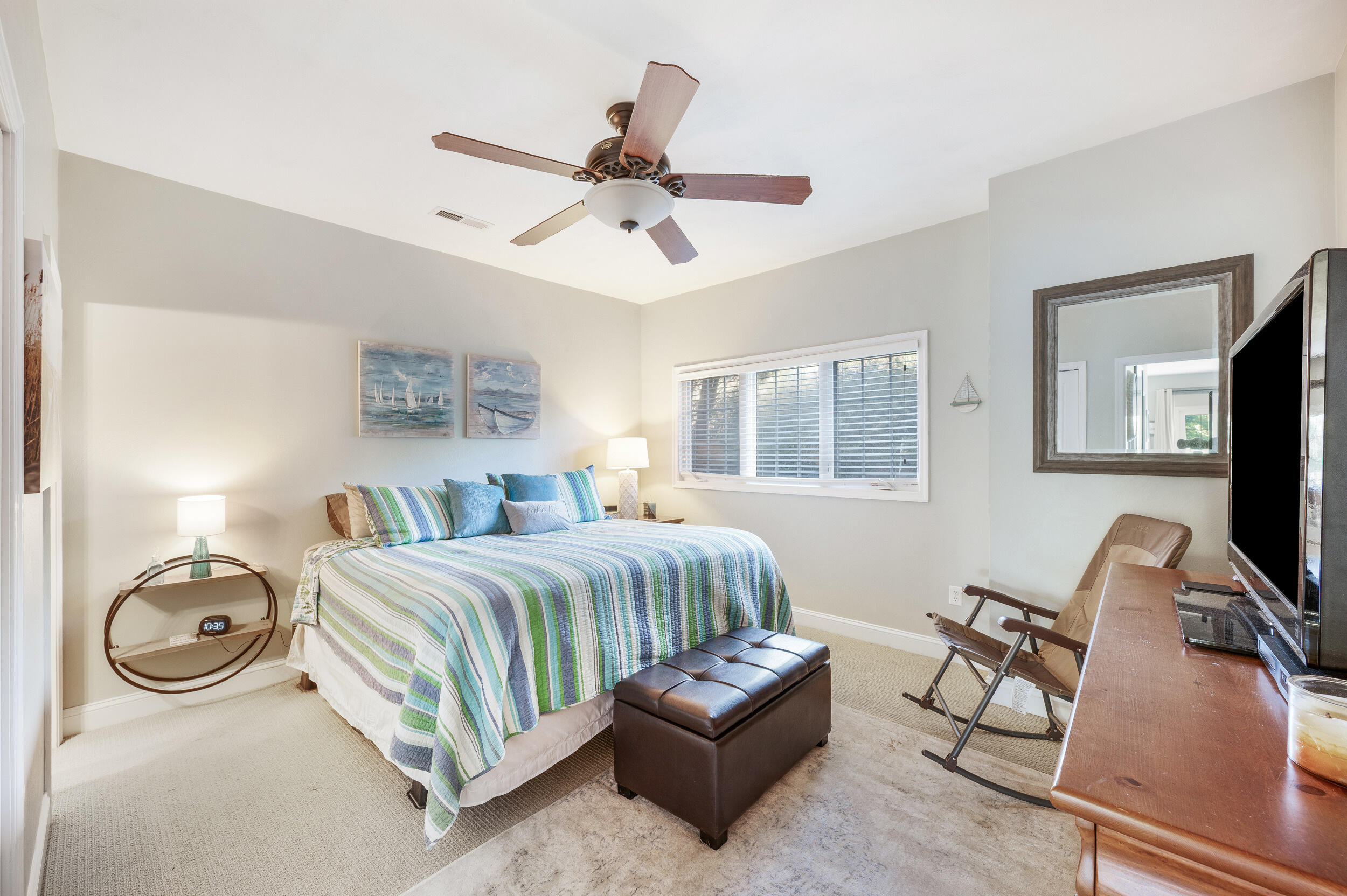 305 S Pointe Shore DR Unit: 202