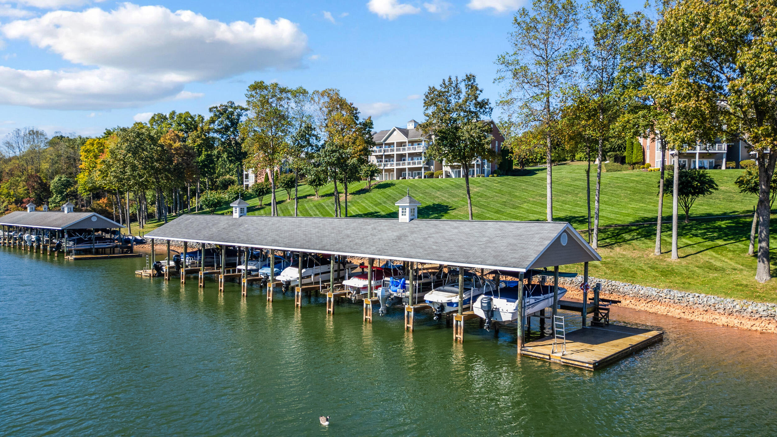 305 S Pointe Shore DR Unit: 202