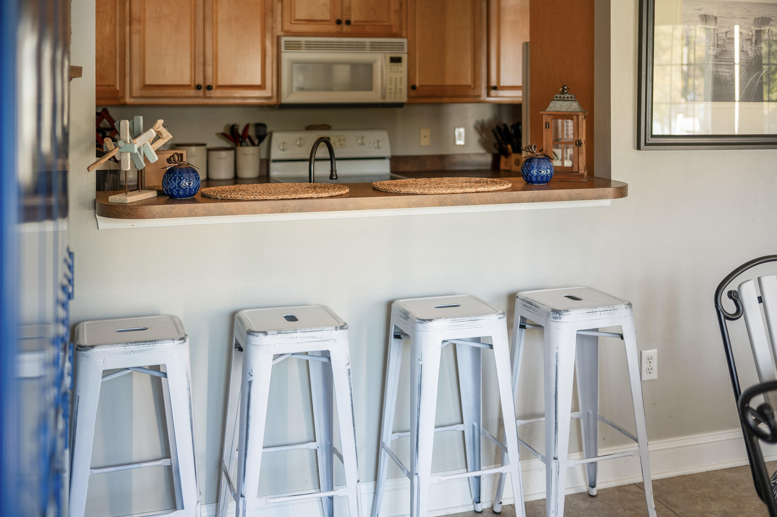 305 S Pointe Shore DR Unit: 202