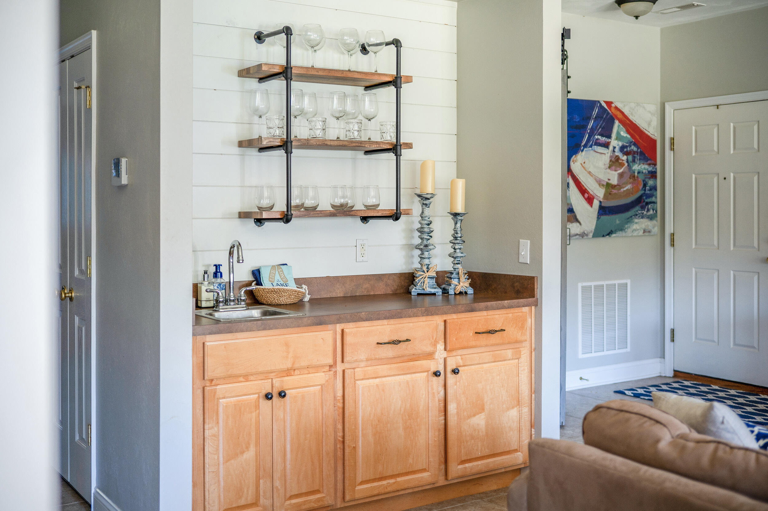 305 S Pointe Shore DR Unit: 202