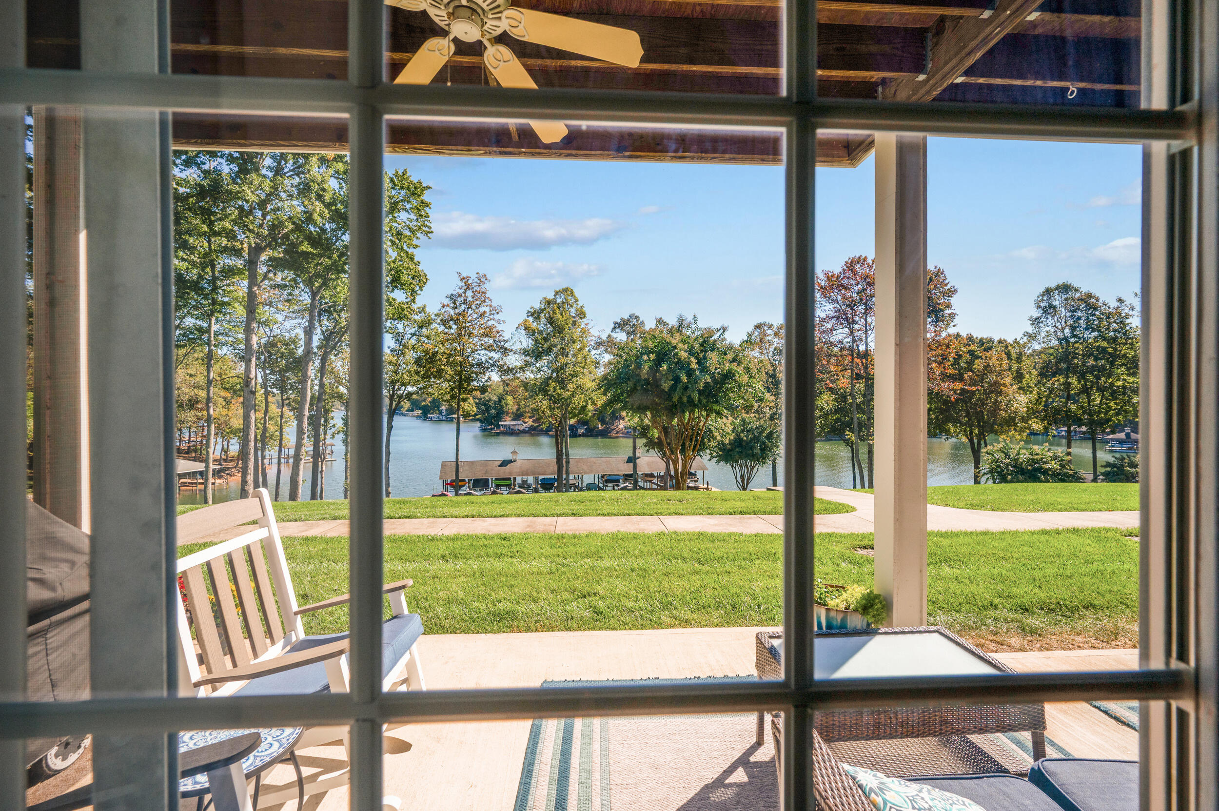 305 S Pointe Shore DR Unit: 202