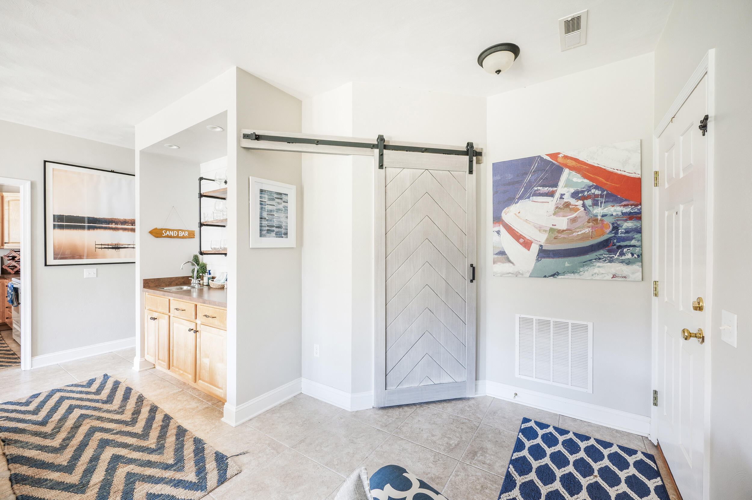 305 S Pointe Shore DR Unit: 202