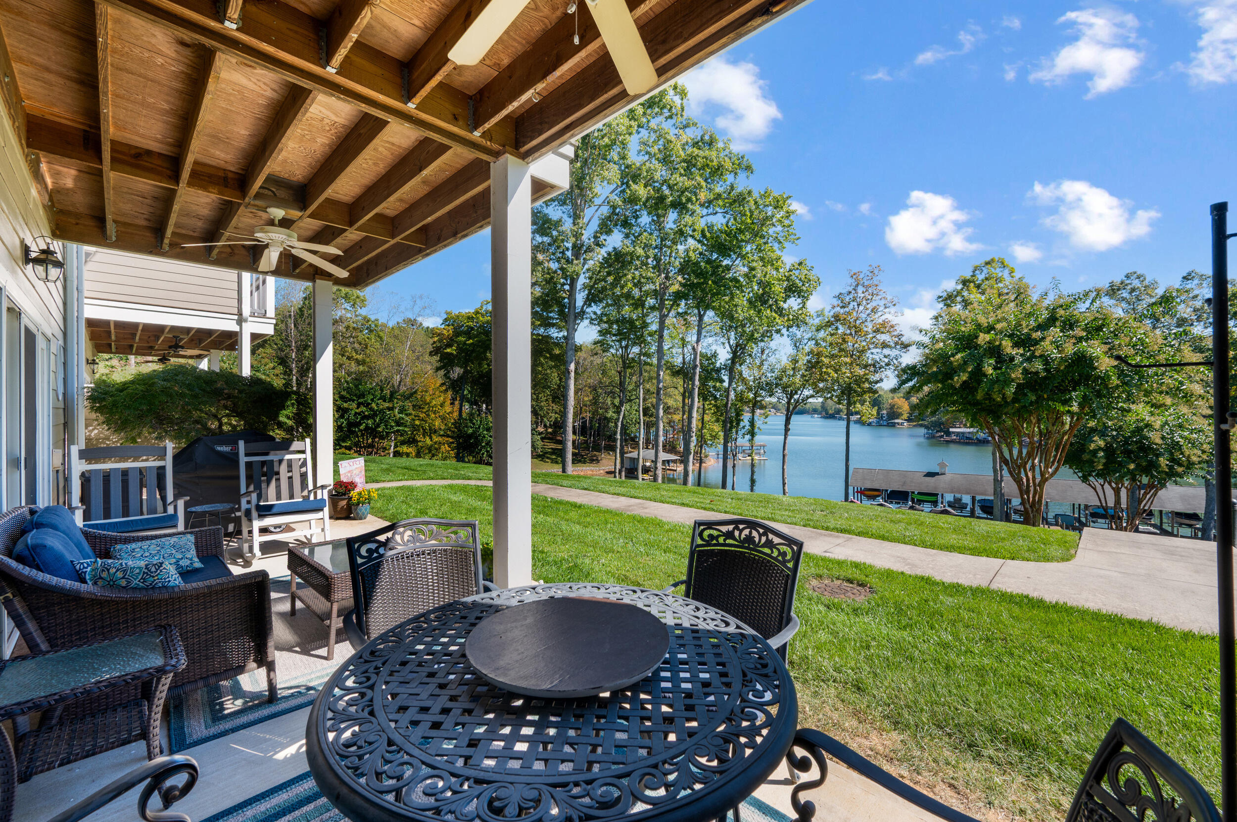 305 S Pointe Shore DR Unit: 202