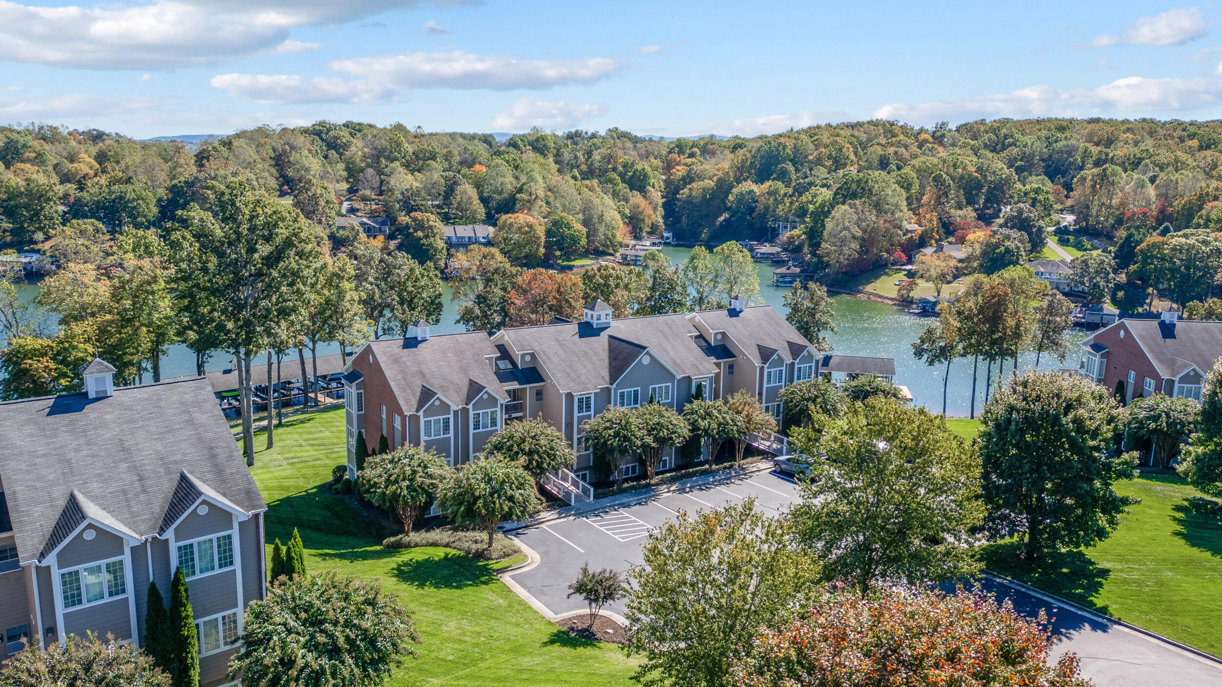 305 S Pointe Shore DR Unit: 202