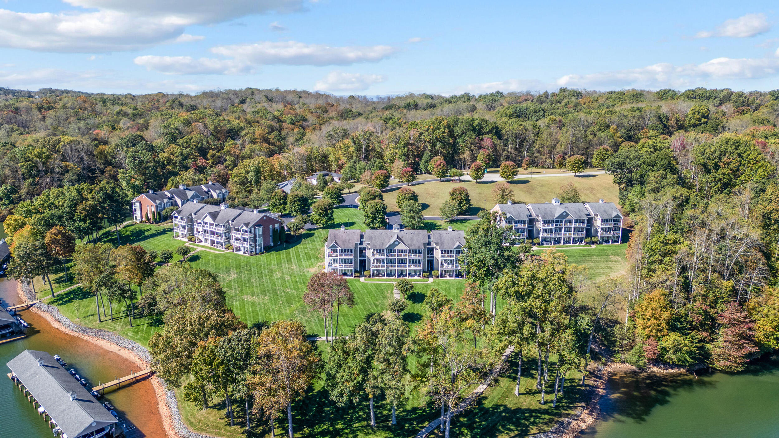 305 S Pointe Shore DR Unit: 202