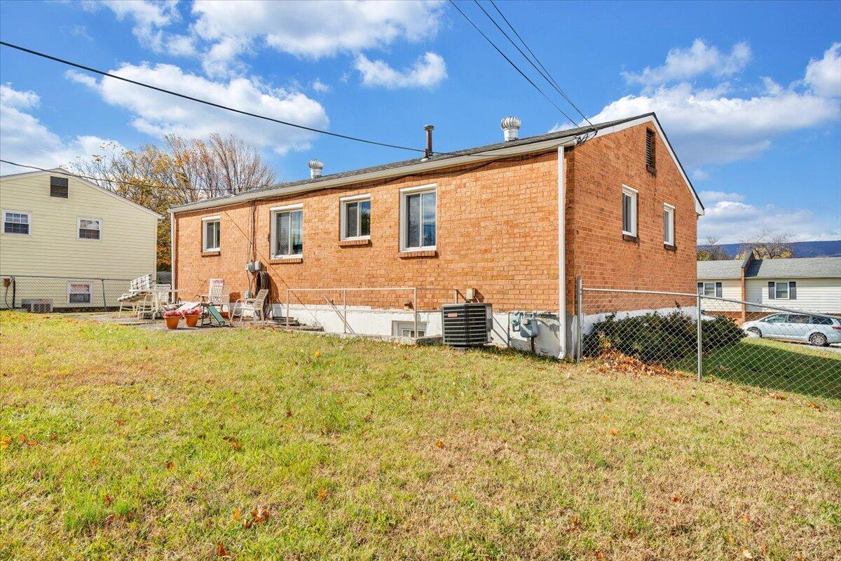 2224 Bailey AVE