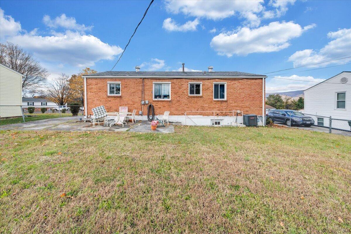 2224 Bailey AVE