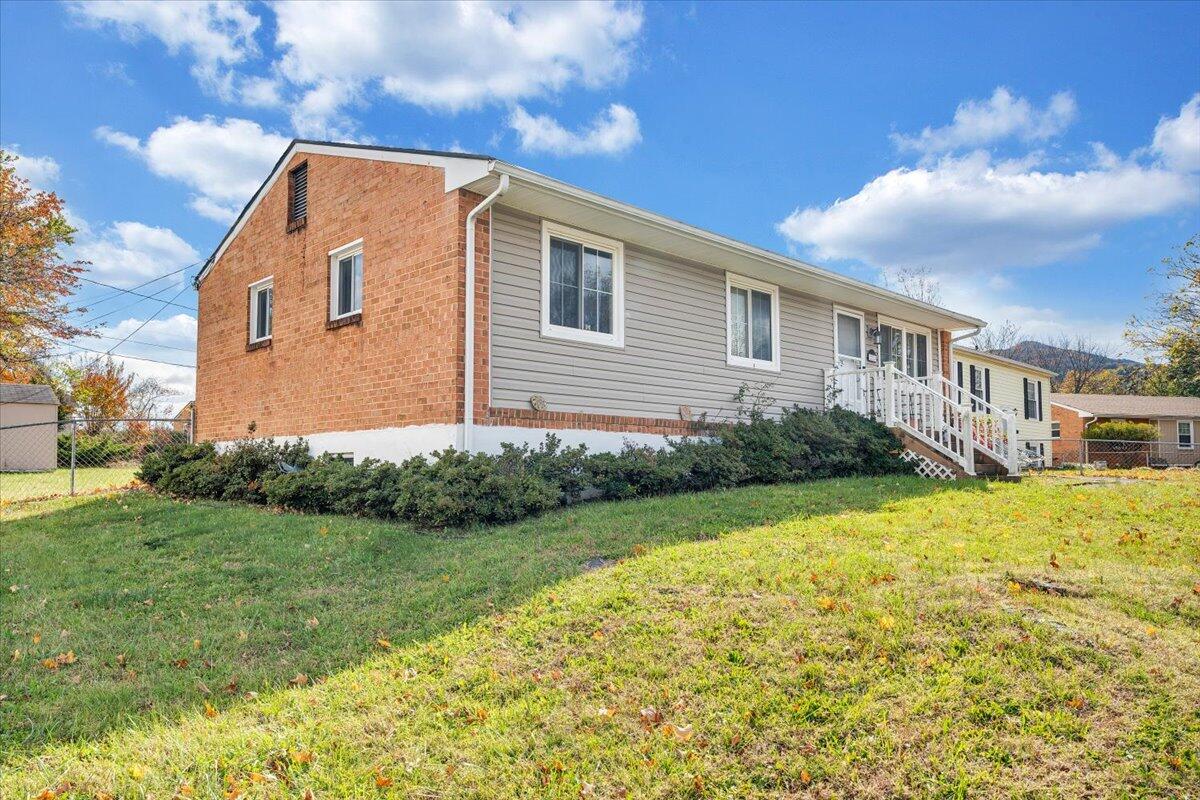 2224 Bailey AVE