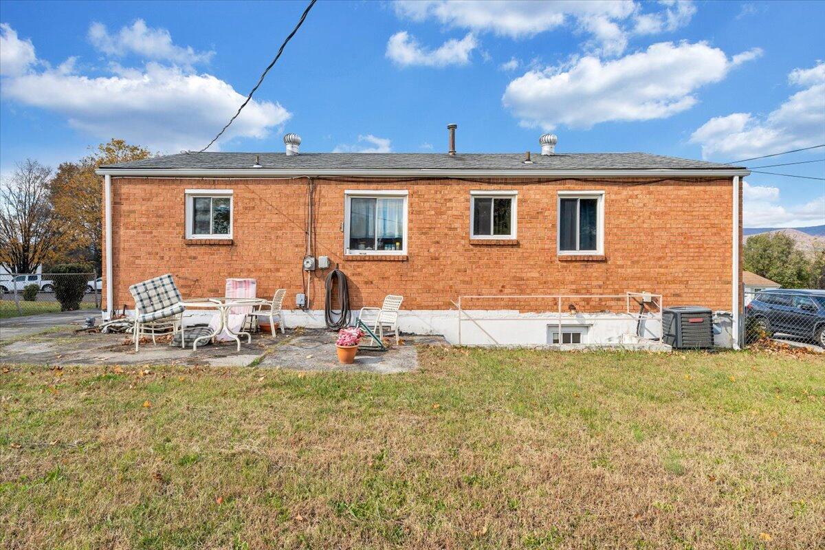 2224 Bailey AVE