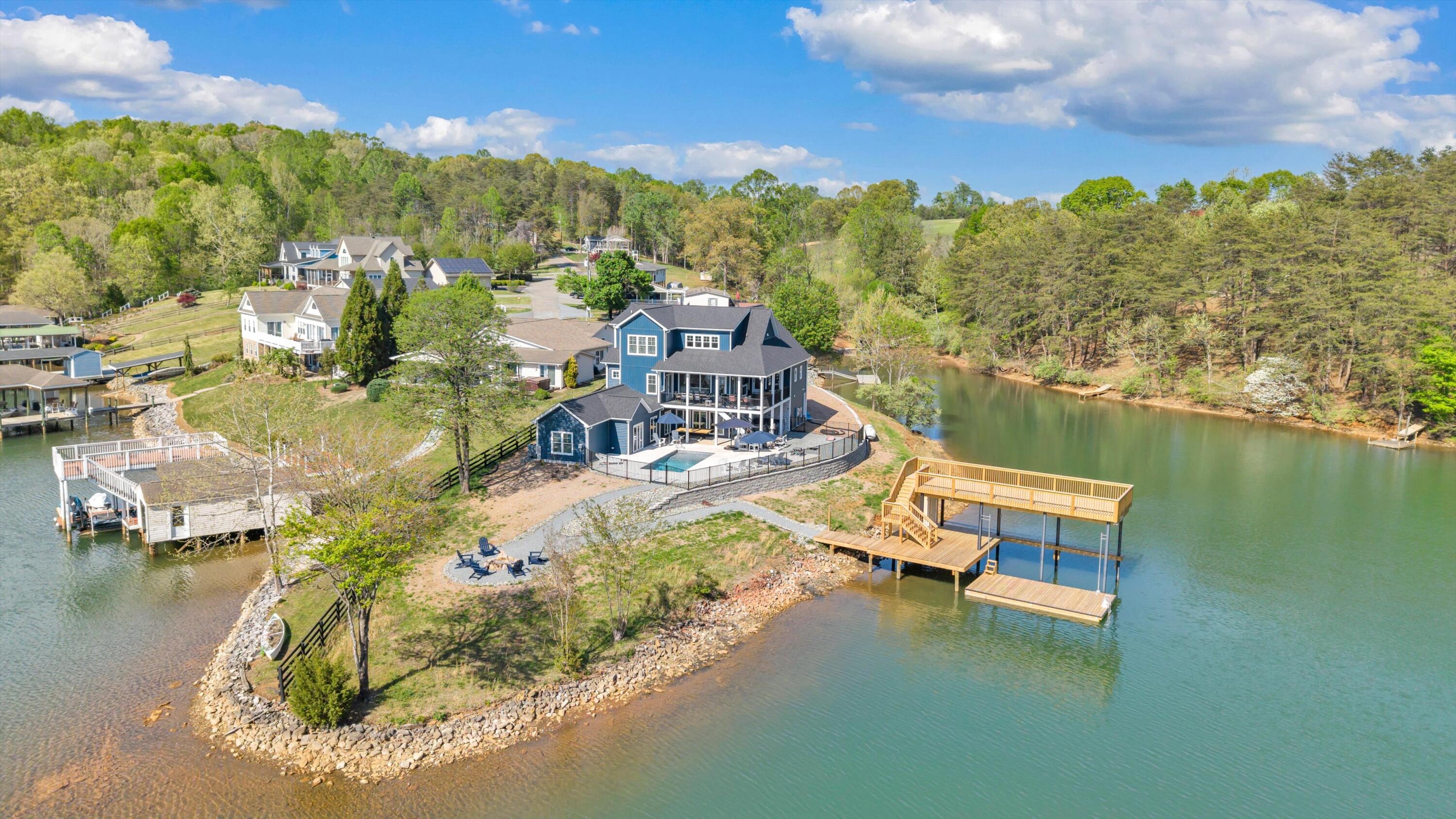 2937 Blount DR