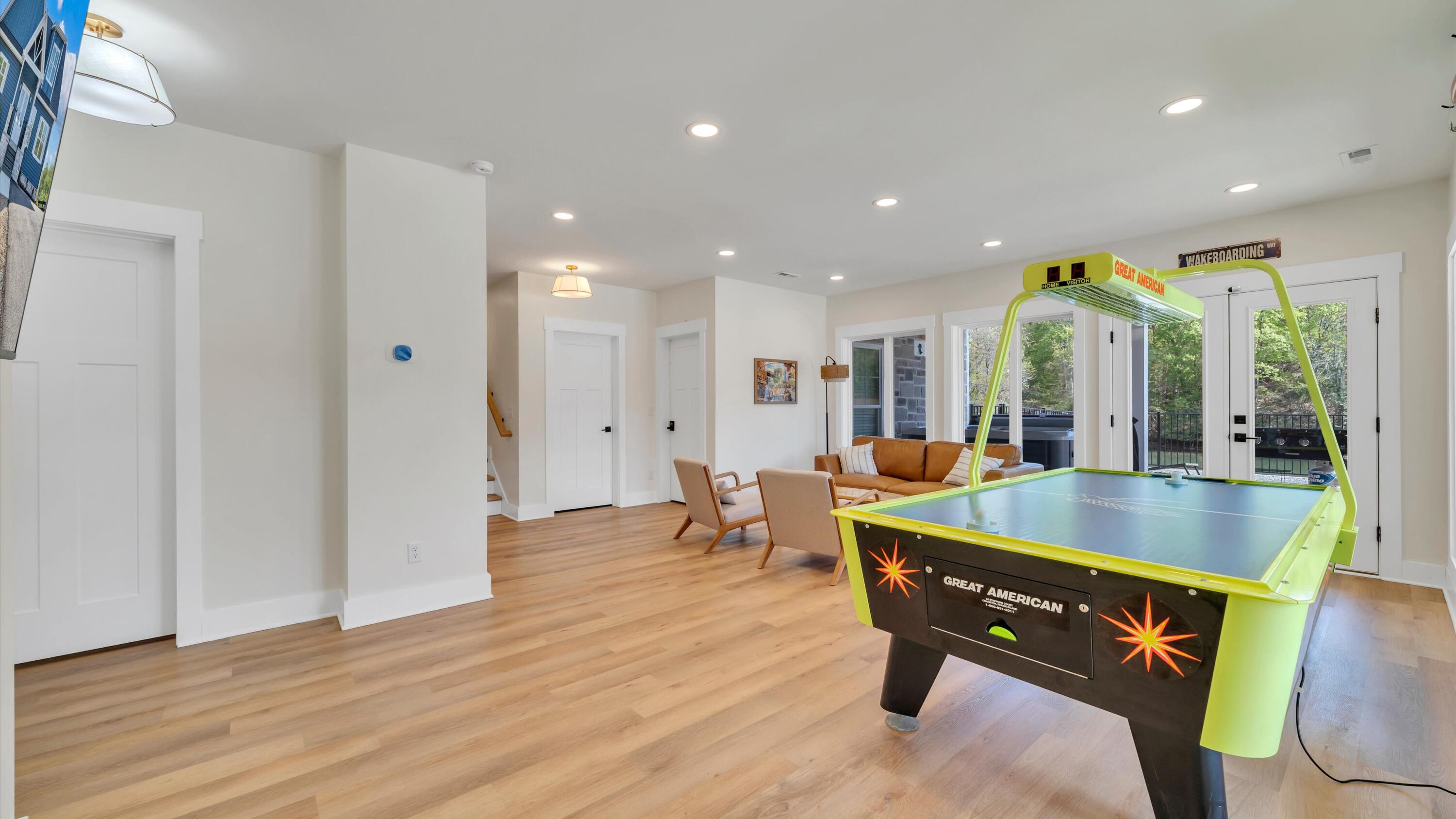 2937 Blount DR