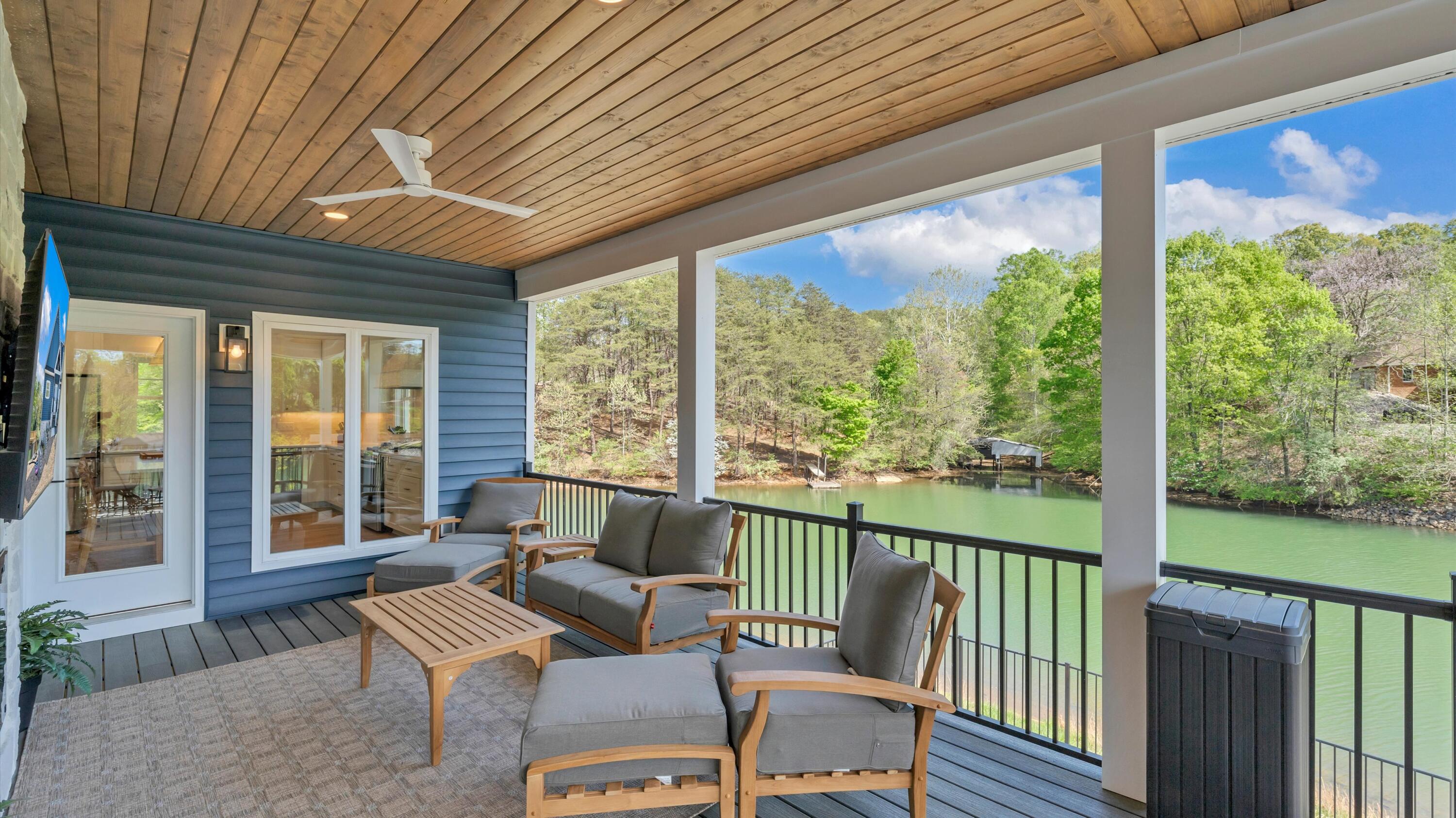 2937 Blount DR
