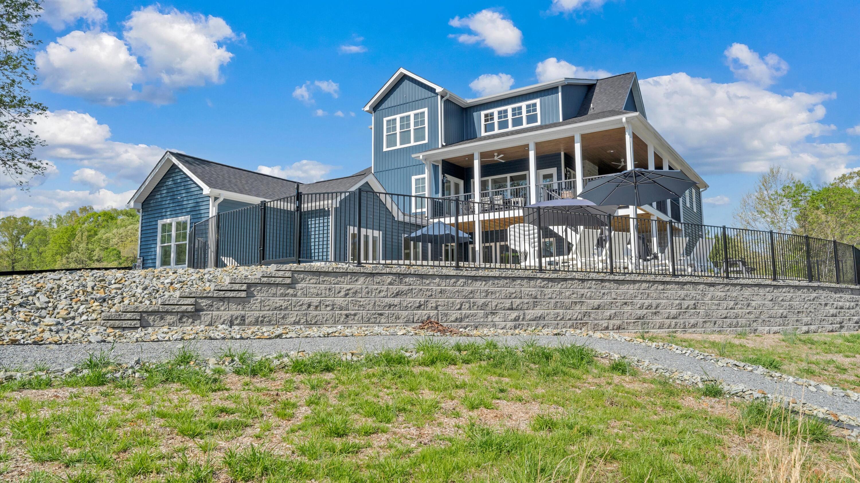 2937 Blount DR