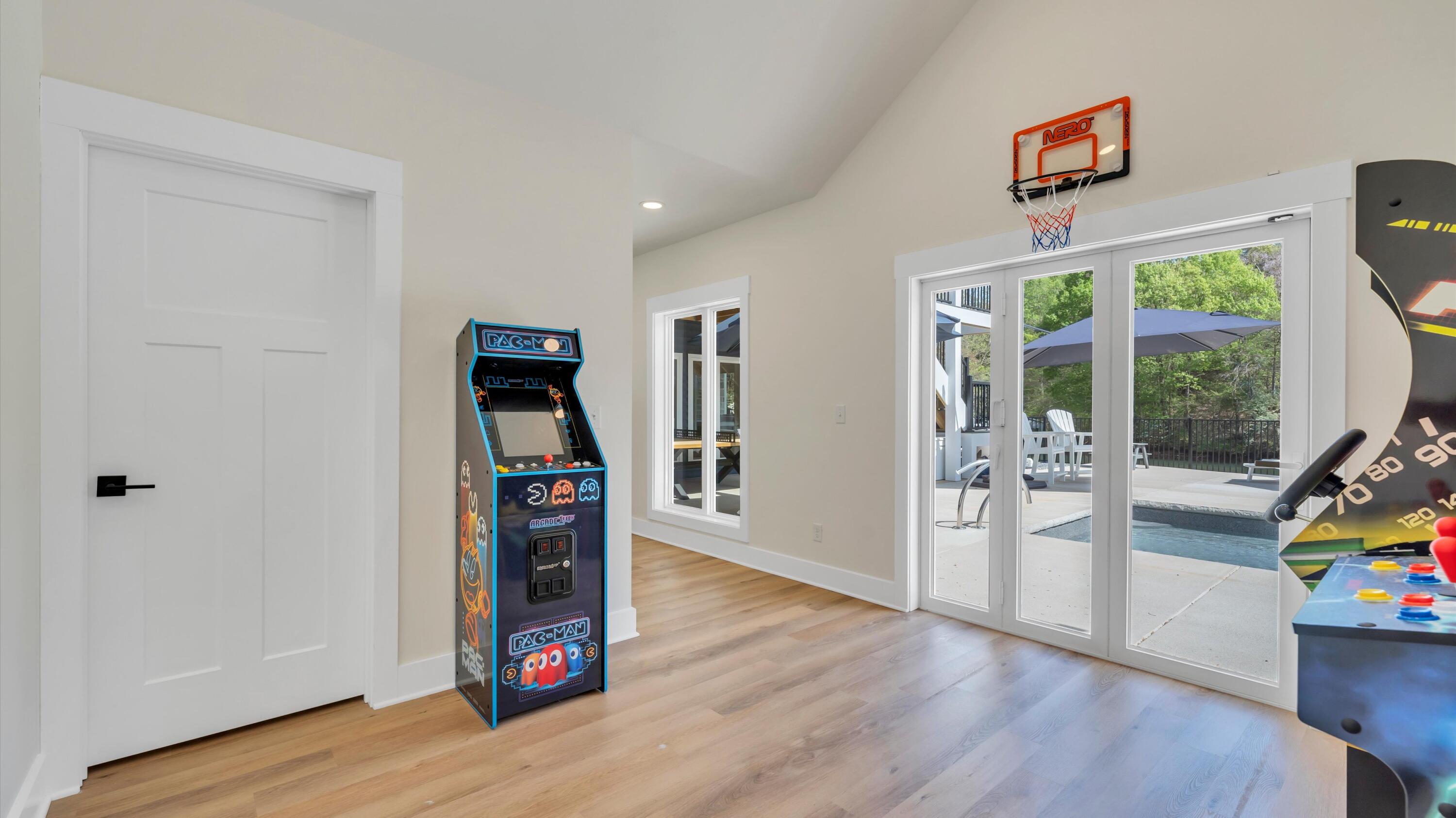 2937 Blount DR