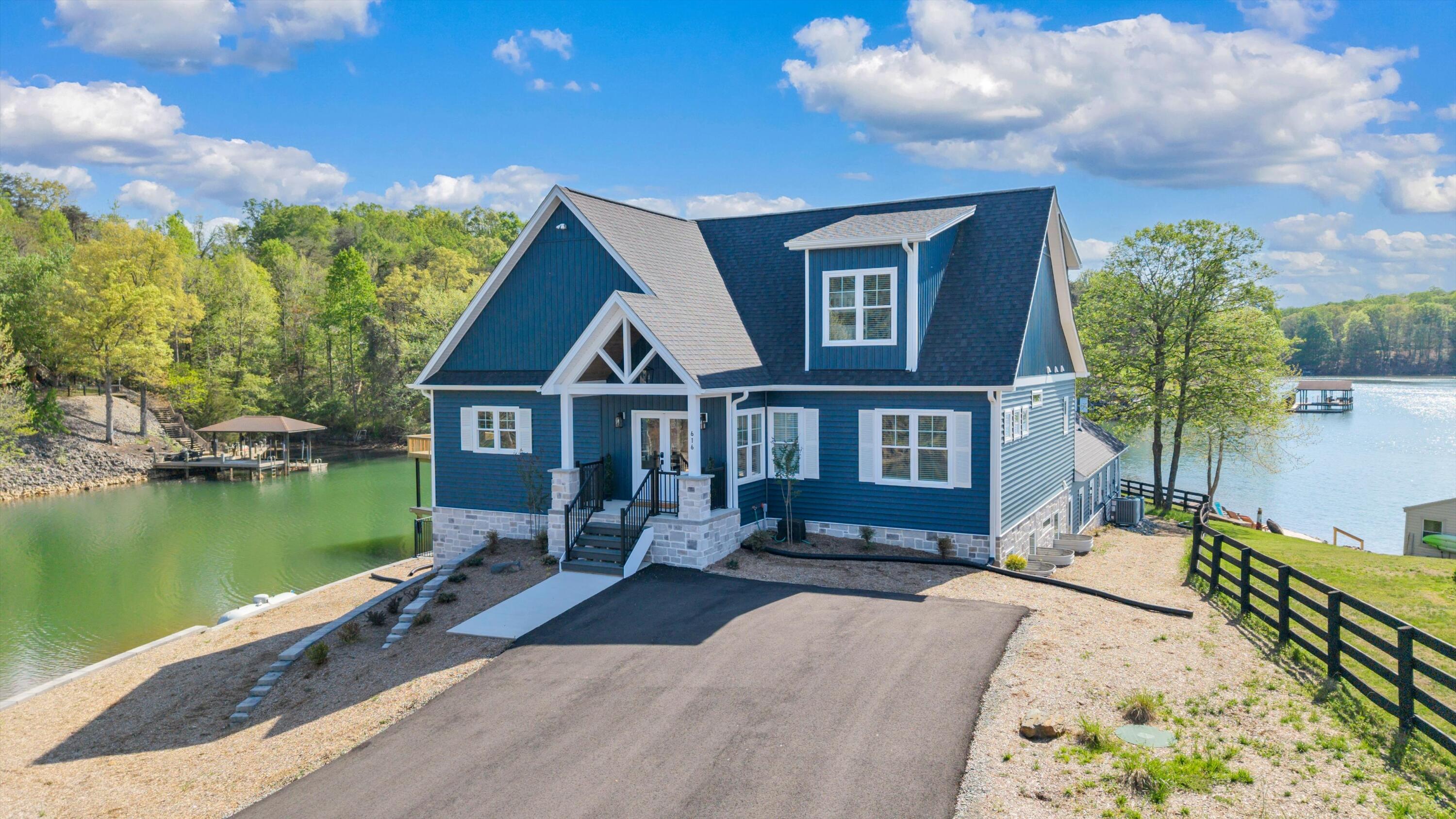 2937 Blount DR