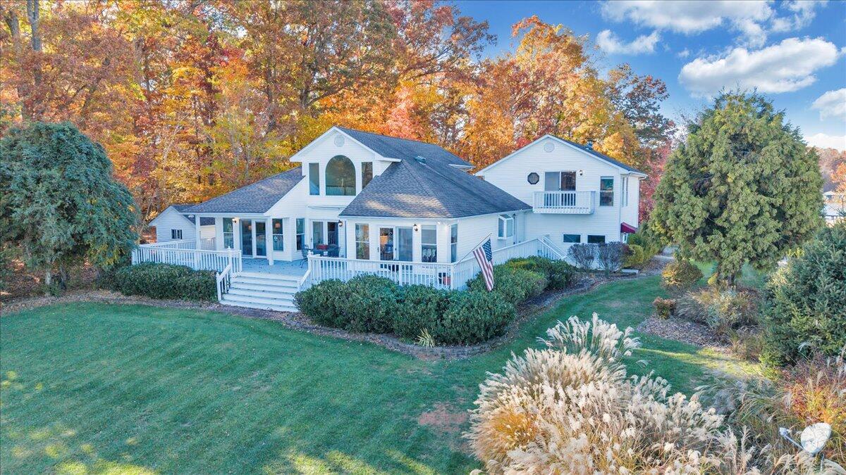 362 Carrs Point LN