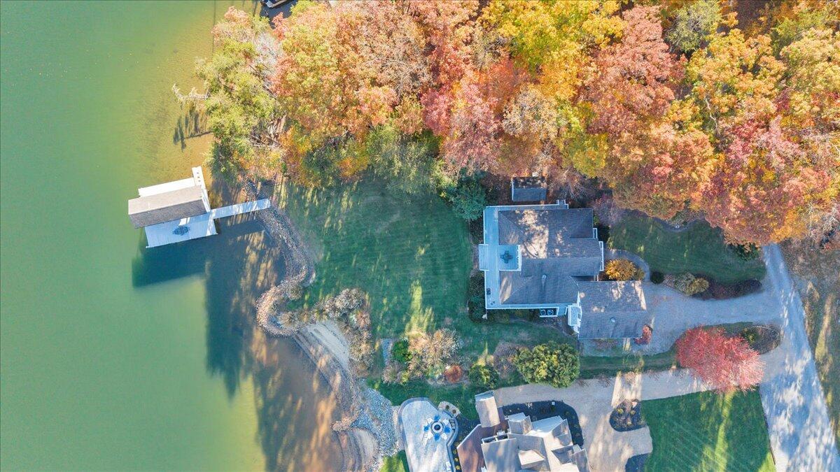 362 Carrs Point LN