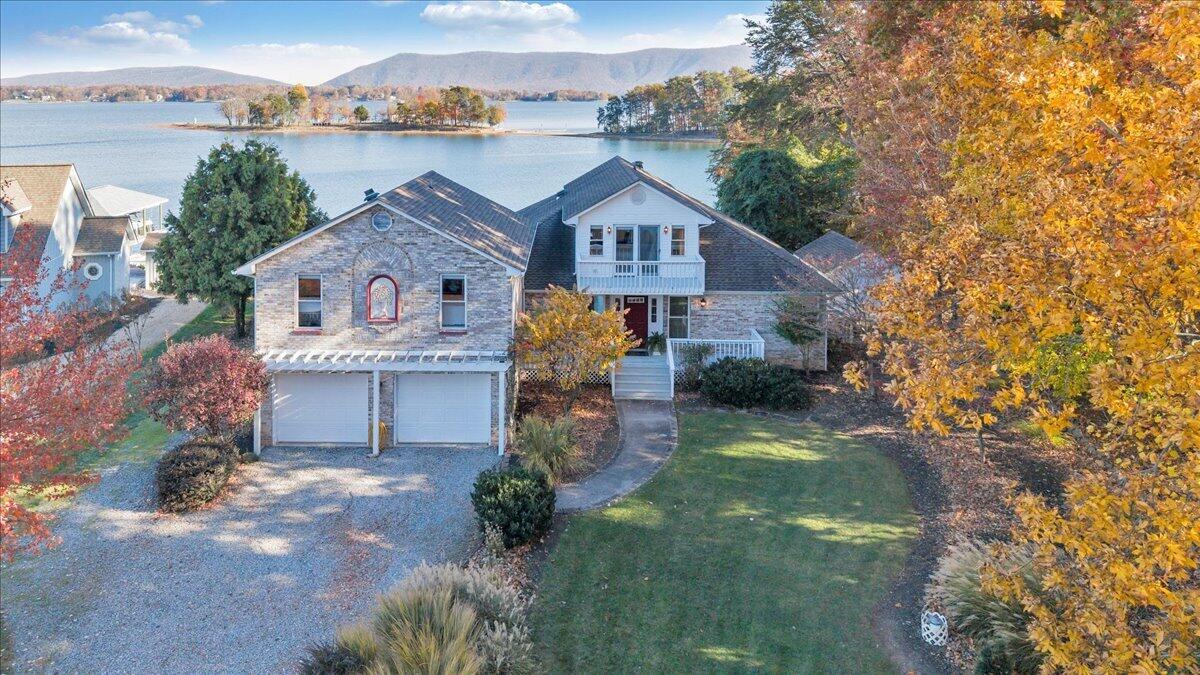 362 Carrs Point LN