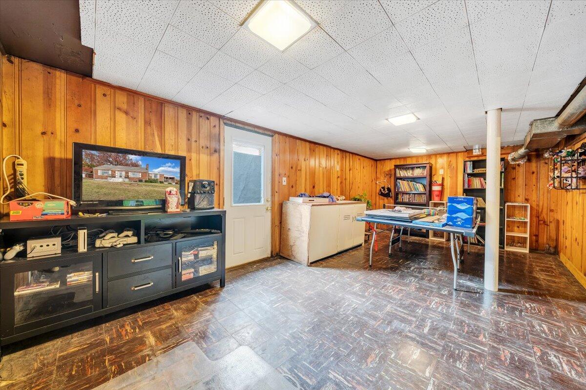 3116 Spring RD SW
