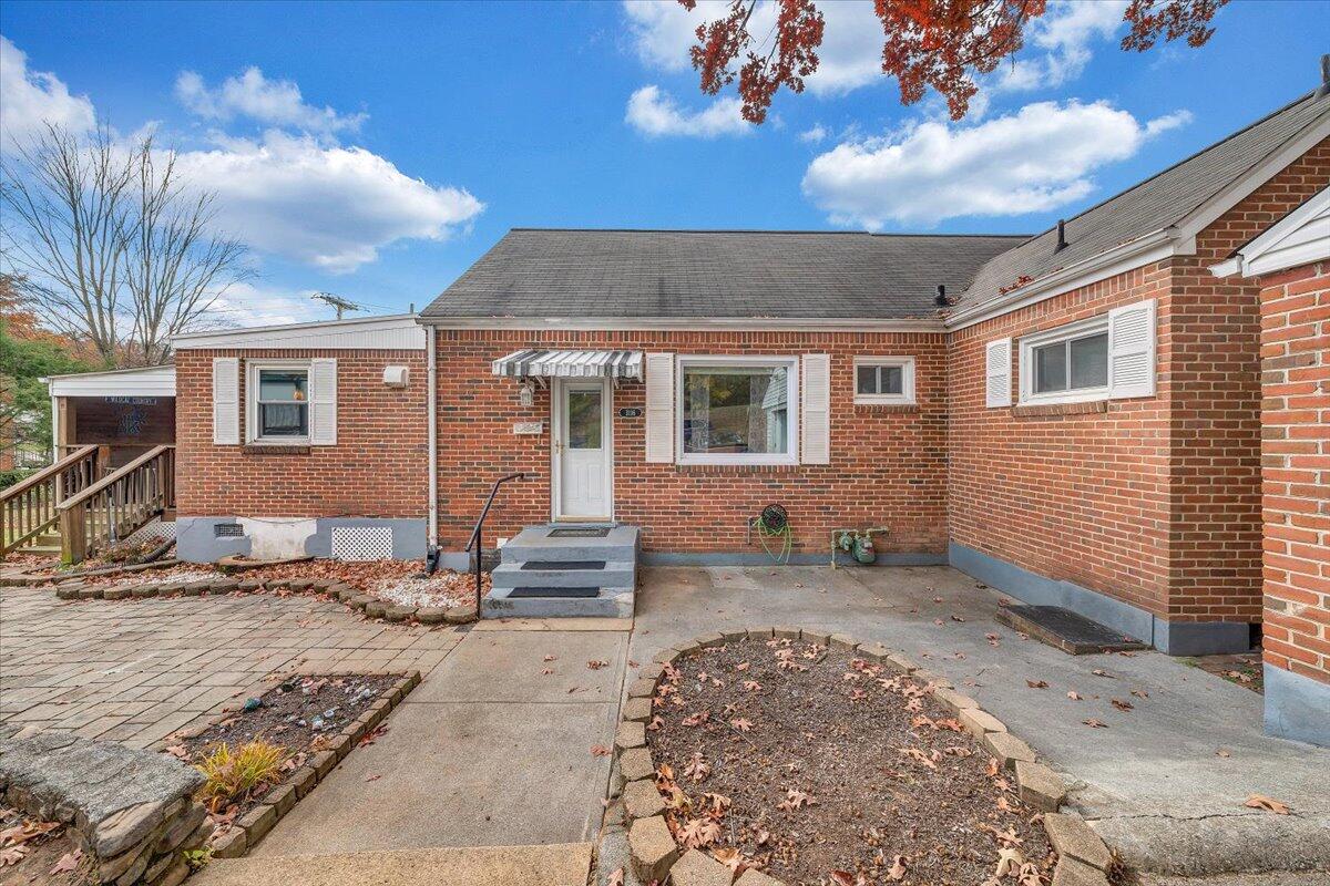 3116 Spring RD SW