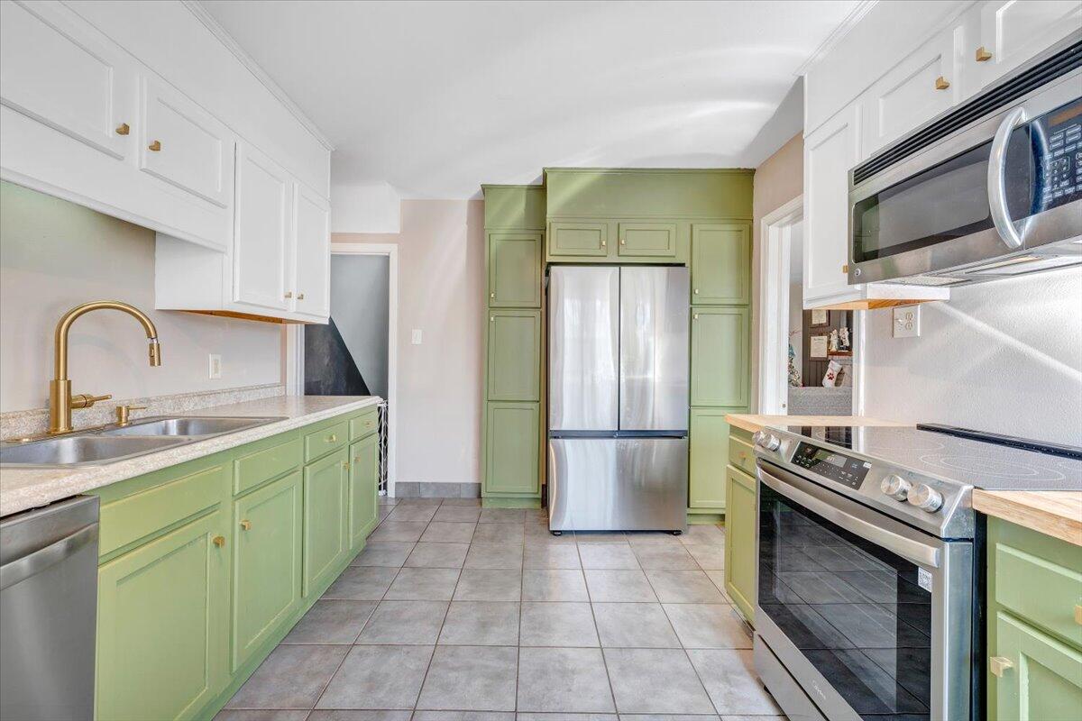 2415 Oakland BLVD NW