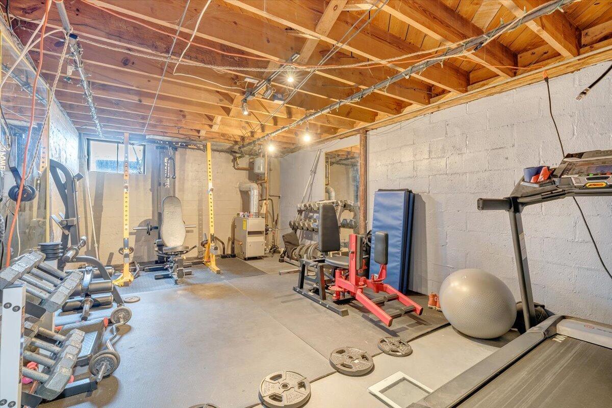 2415 Oakland BLVD NW