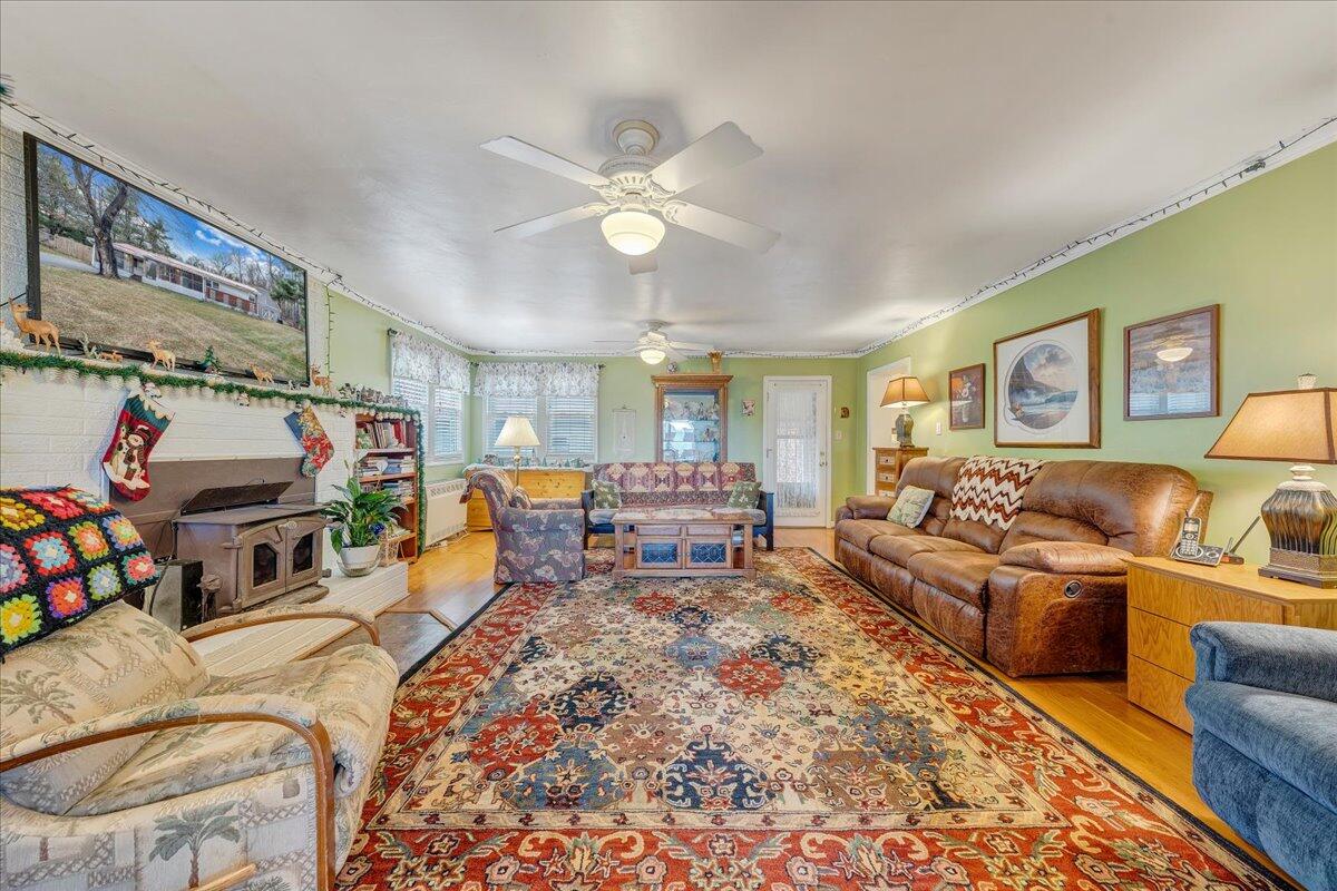 9009 Poor Mountain RD