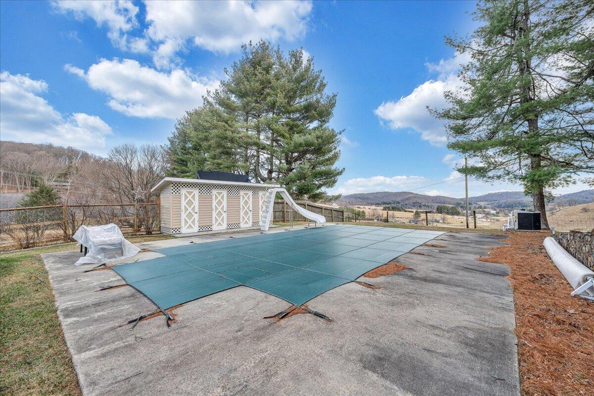 9009 Poor Mountain RD