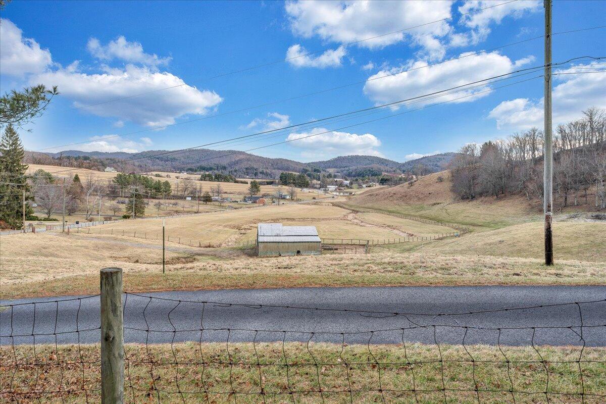 9009 Poor Mountain RD