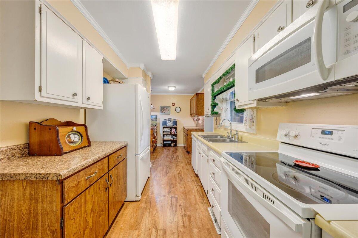 9009 Poor Mountain RD