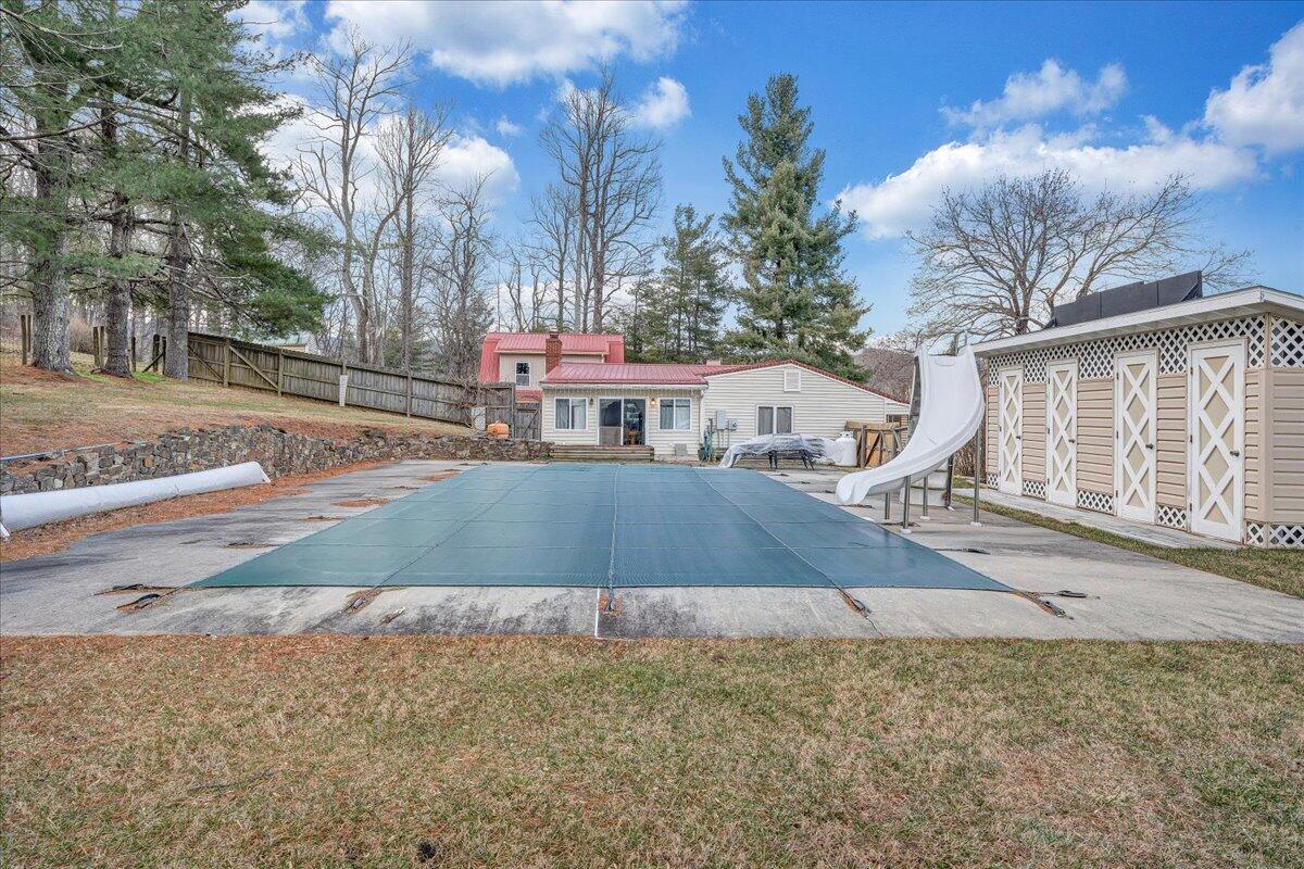 9009 Poor Mountain RD