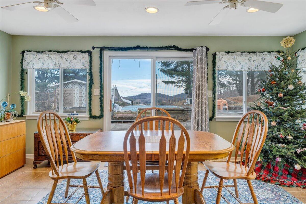 9009 Poor Mountain RD