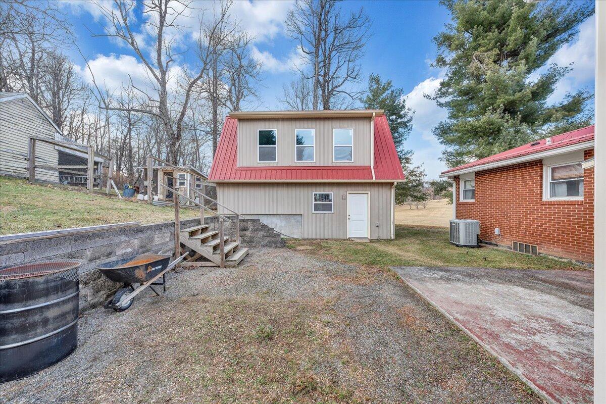 9009 Poor Mountain RD