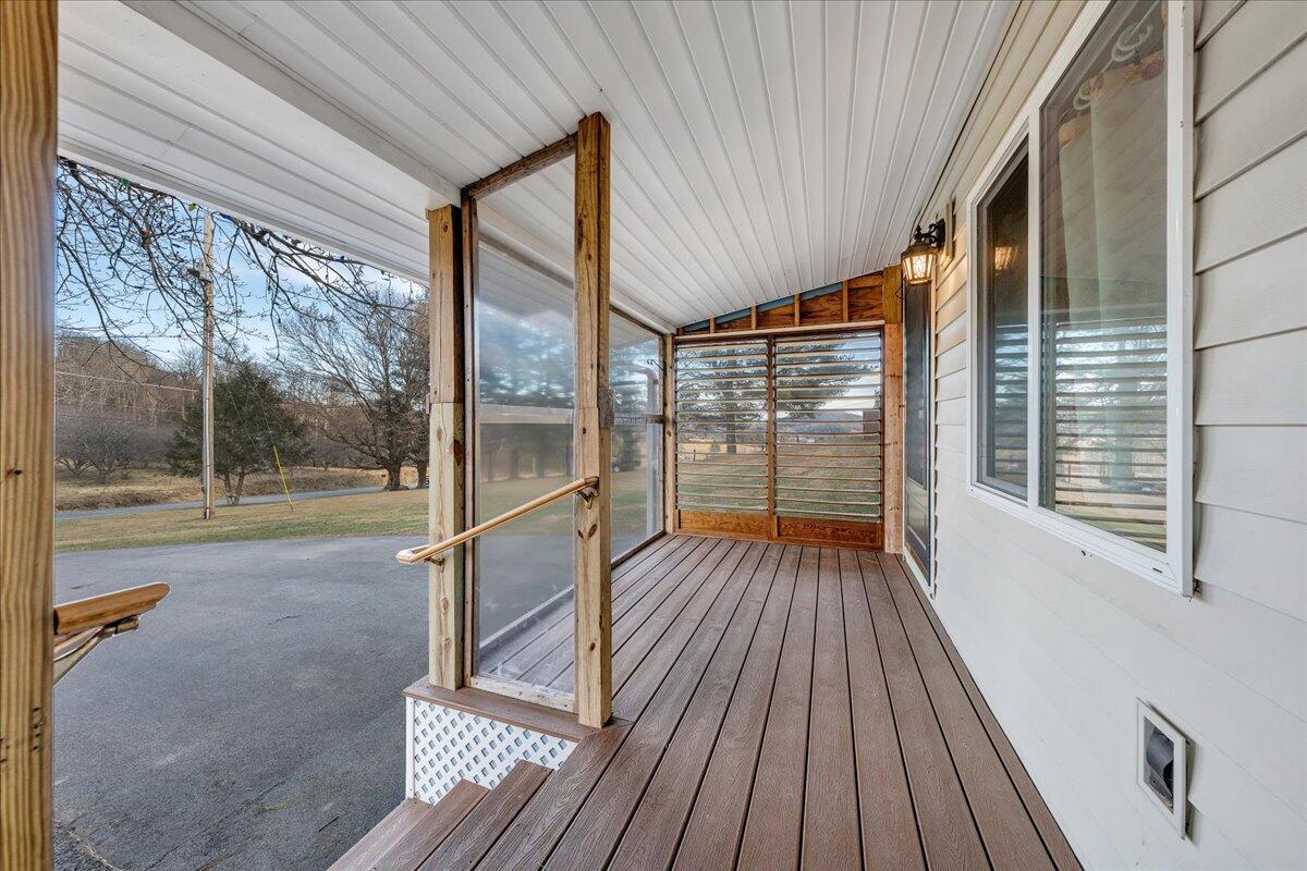 9009 Poor Mountain RD