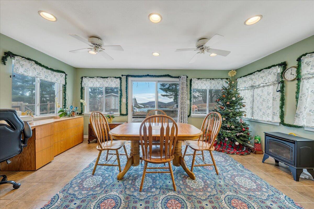 9009 Poor Mountain RD
