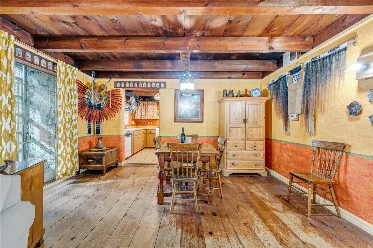 1114 Carolina AVE