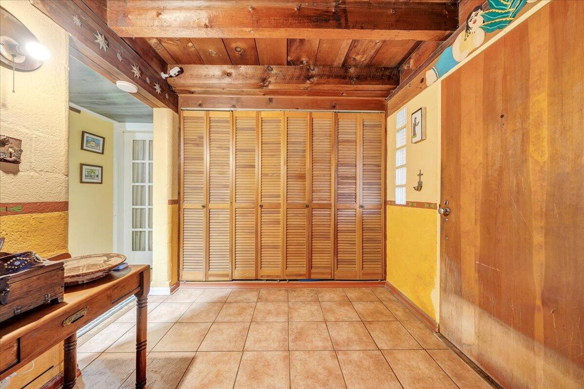 1114 Carolina AVE