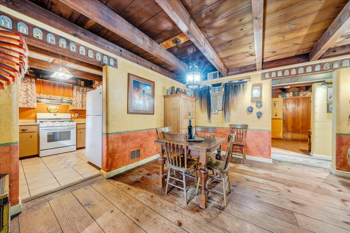1114 Carolina AVE