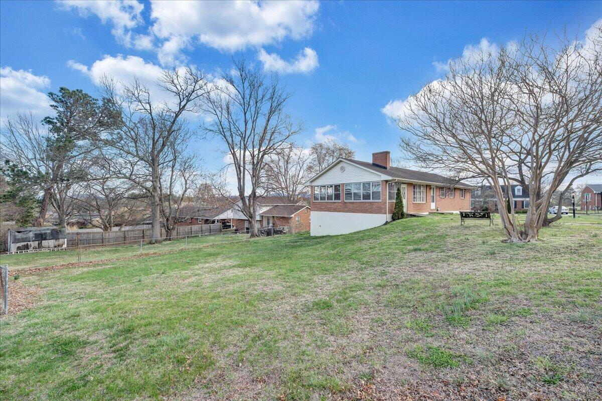 2966 Neil DR